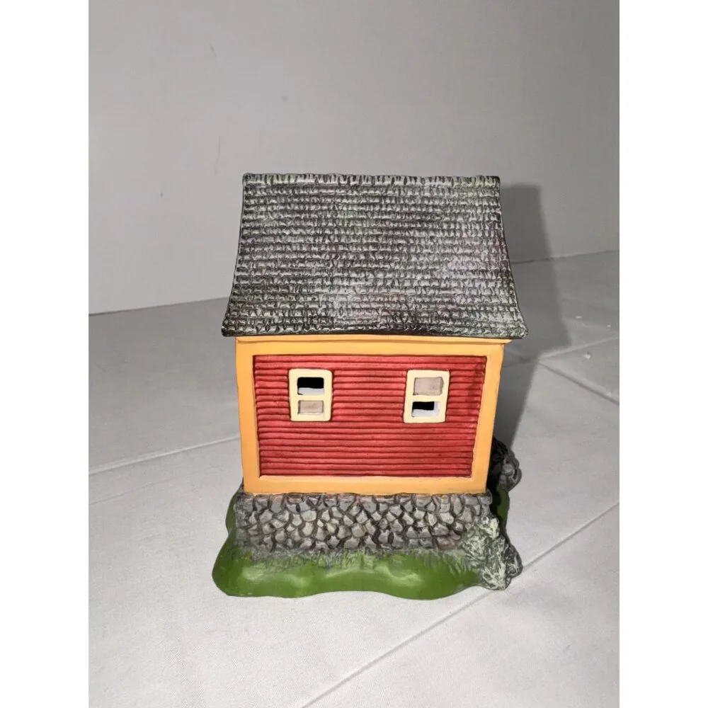 Handcrafted Ceramic Red Barn Figurine Rustic Design Approx. 5.5" Height 5.75" Wi - Picture 3 of 6
